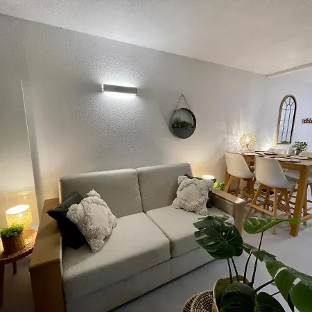 Le De La Digue Apartment *